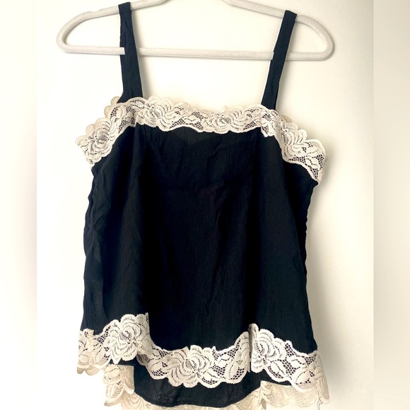 H&M black and white lace camisole - Picture 3 of 4
